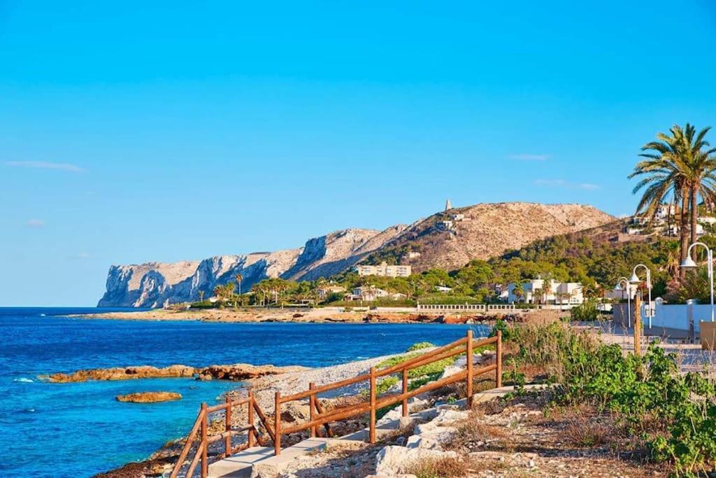 Adosado En Denia Con Gran Jardinヴィラ エクステリア 写真